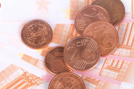 欧元纸币和硬币货币钱