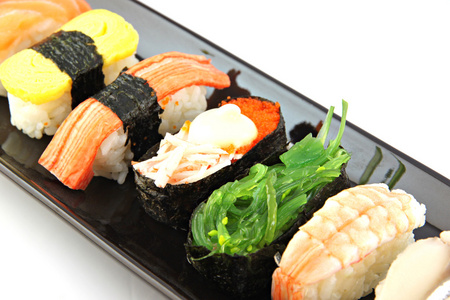 寿司作形式上黑菜海鲜
