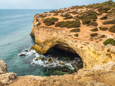葡萄牙南部 Benagil 附近的悬崖
