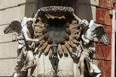 特雷维喷泉或 fontana di trevi 是罗马的最大和最著名的喷泉