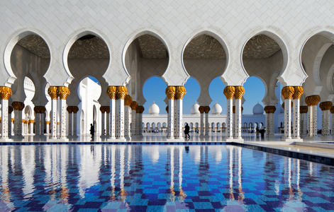 谢赫  扎耶德大清真寺，阿布扎比是最大的阿拉伯联合酋长国