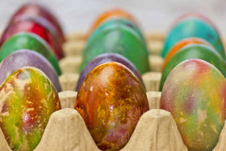 各种颜色的复活节彩蛋