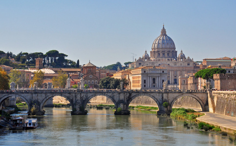 圣安吉洛桥和在罗马梵蒂冈大教堂