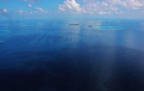 马尔代夫, 阿里环礁水上飞机鸟瞰环礁
