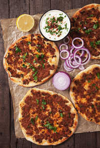 Lahmacun，土耳其肉比萨