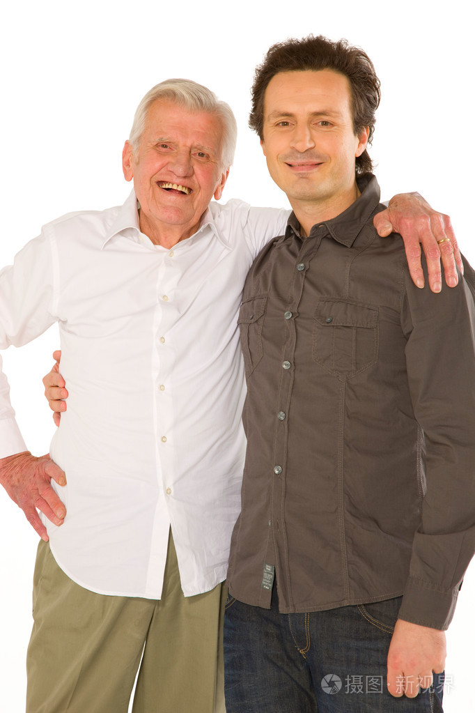 eldery 父亲的爷爷和儿子站在白色 backgraund