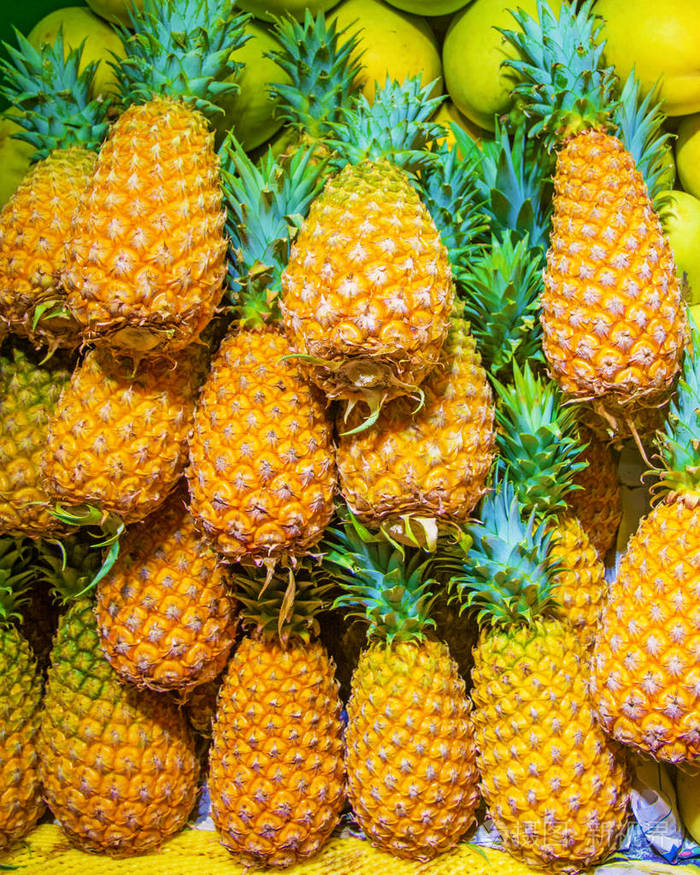 许多成熟, 美丽的菠萝, 一个充满多汁的 frui 的展示