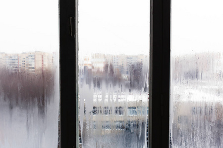 霜窗上的冰, 窗户上的街景