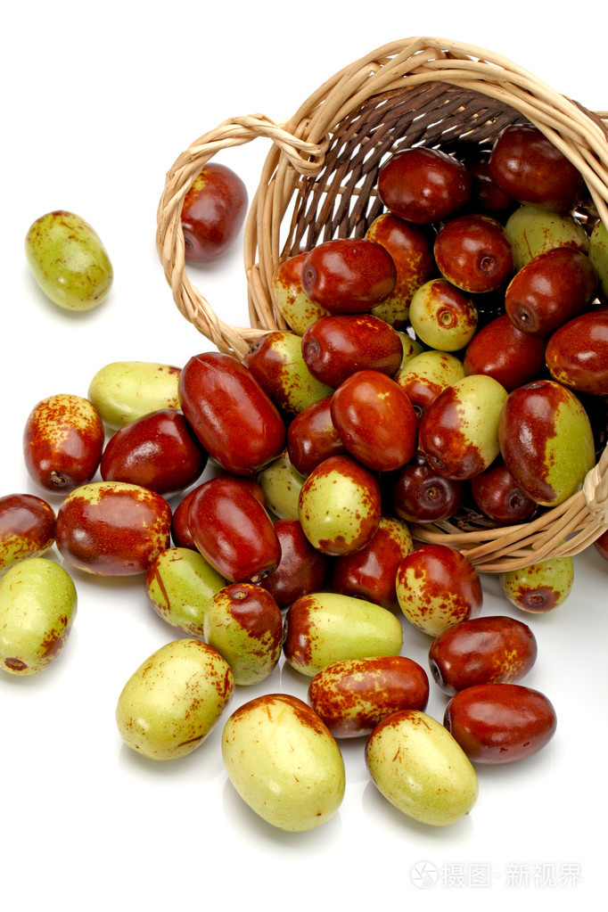 在白色背景上的枣