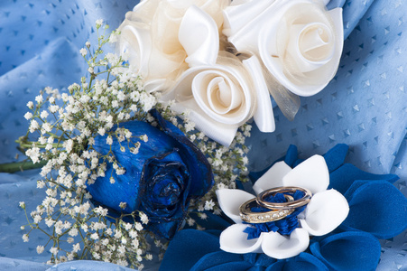 蓝玫瑰和结婚戒指