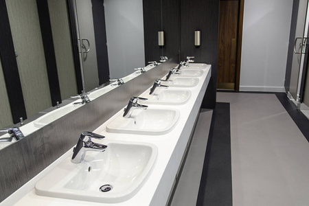 公共洗手间图片