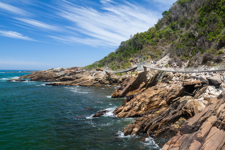 海岸线岩石