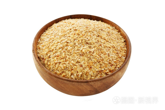 小麦胚芽在白色的碗中分离