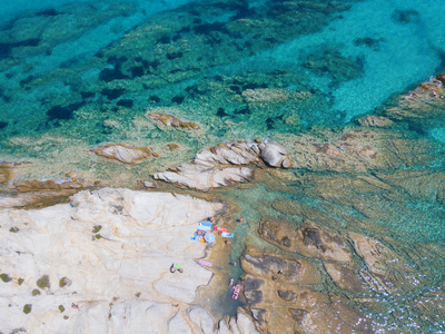 希腊 Chalkidiki 地区 Sitonia 美丽海滩的空中照片