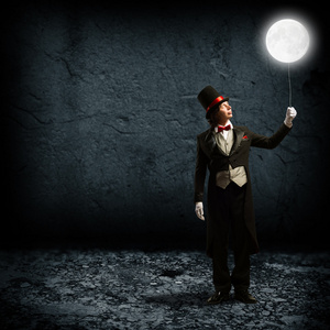 魔术师将月亮下去一个字符串