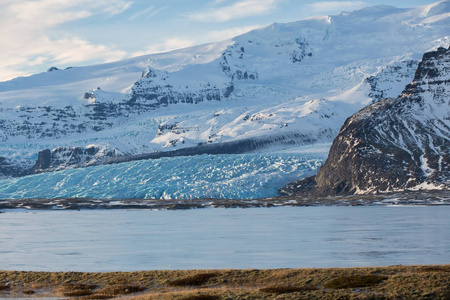 冰山和冰川与山在 jokulsarlon Vatnajokull 国家公园, 冰岛