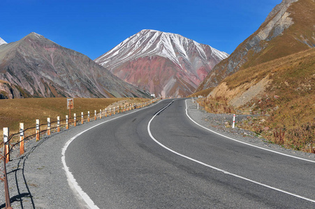 格鲁吉亚军事道路景观