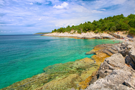 克罗地亚 伊斯特拉。美丽的蓝色海湾
