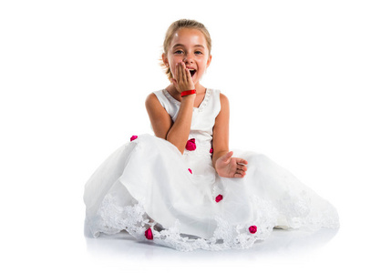 女孩做惊喜的手势小公主女孩做惊喜手势照片