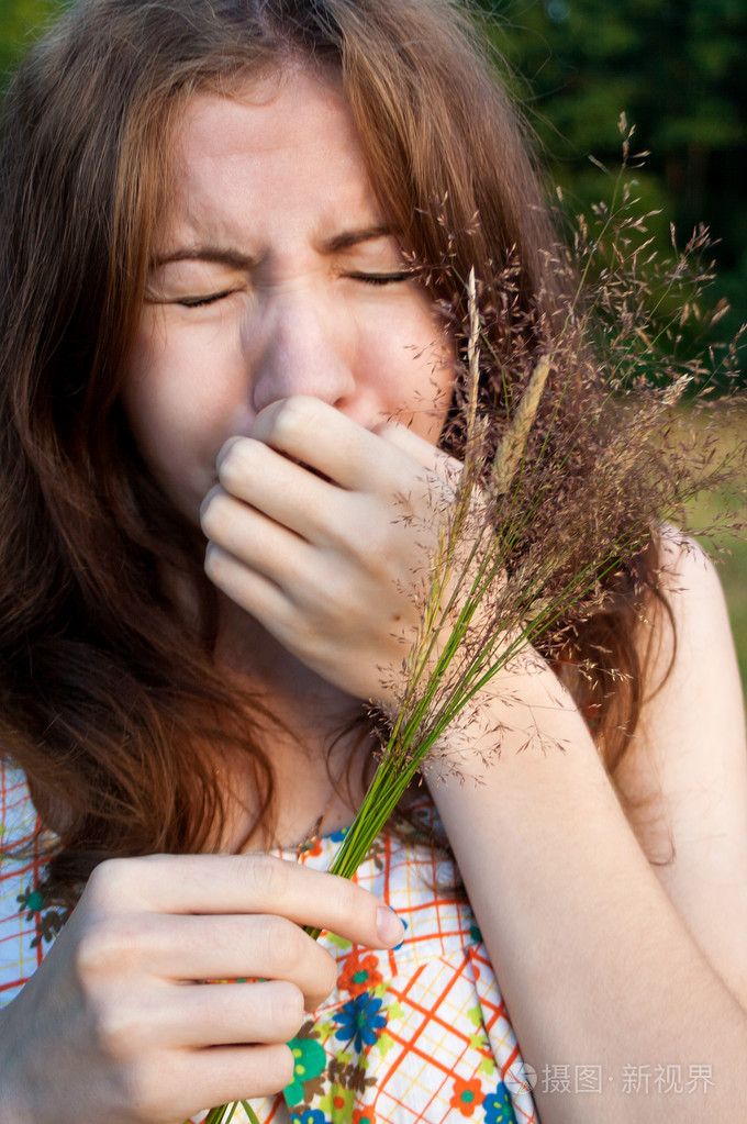 打一声喷嚏是什么意思_如果你突然打了个喷嚏_打三声喷嚏是什么意思