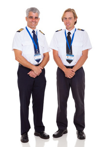 高级航空公司队长和第一次干事