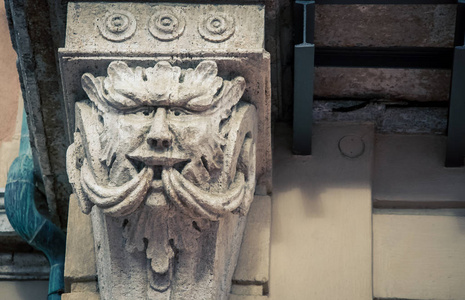 意大利锡耶纳雕花柱图片