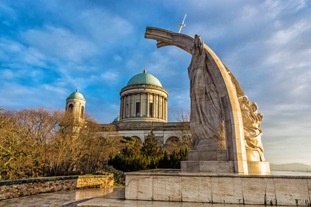 匈牙利埃斯泰尔戈姆圣史蒂芬和大教堂国王雕像