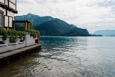 在月亮湖湖夏日码头