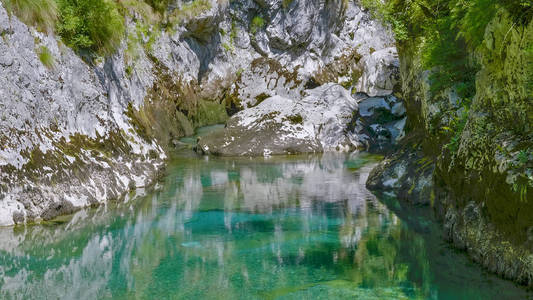 风景在峡谷河杜尔米托尔山, 黑山