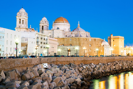 加的斯港的大教堂照片