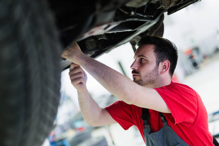 汽车维修中心图片