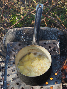 砂锅用火上土豆