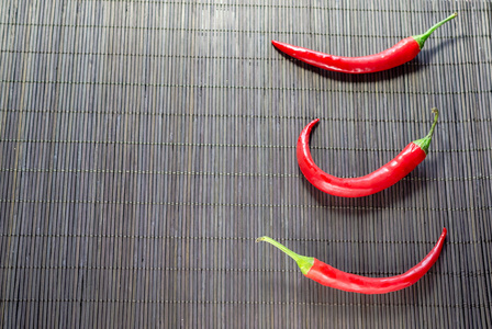 Red hot chili papriky na ubrousek bambus