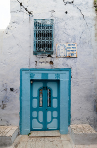 在突尼斯的蓝色门