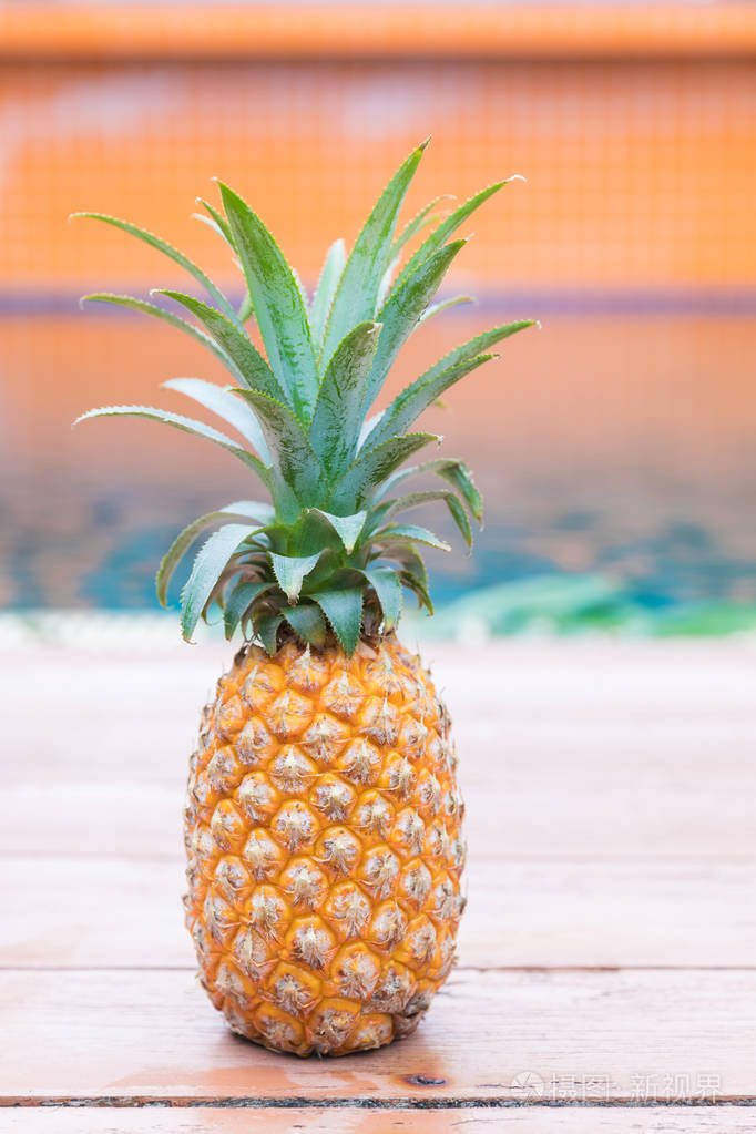 新鲜的黄色菠萝热带水果夏天