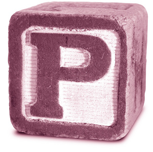 洋红色木制块字母 p 的照片