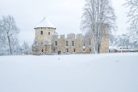 拉脱维亚的老城, 冬雪时节