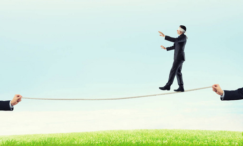 在蓝色背景上钢丝图片-在蓝色背景上钢丝素材-在蓝色背景上钢丝插画