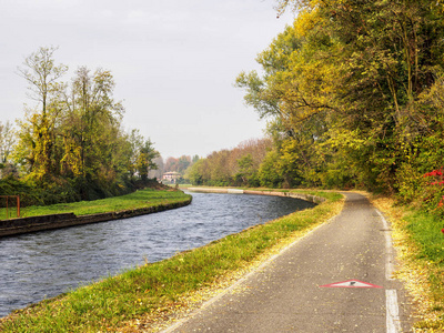 路沿 Naviglio 格兰德从 Abbiategrasso 到 Turbigo