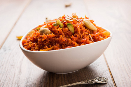 胡萝卜 Halwa 或 Gajar Halwa