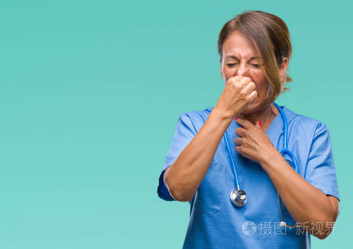 下闻到的东西发臭和恶心, 难以忍受的气味, 用手指在鼻子上屏住呼吸