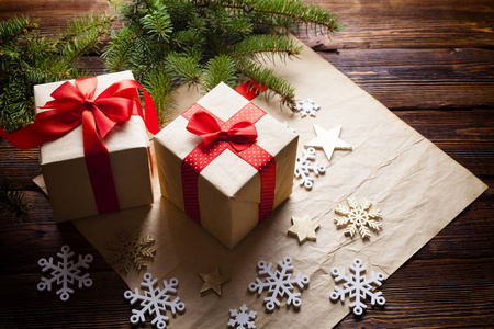 两个礼物图片-两个礼物素材-两个礼物插画-摄图新视界