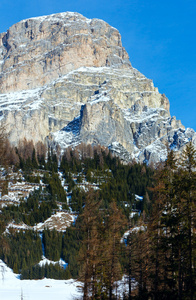 早晨的冬天加迪纳传递在南蒂罗尔 意大利的多洛米蒂山