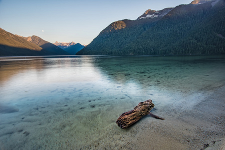 雄伟的火山湖贝拉吉奥莫湖 (科摩湖) 高清晰度全景莫湖高清晰度全景与