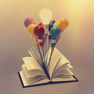 脊柱的书和笔图片