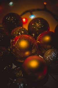 一棵树上的圣诞球