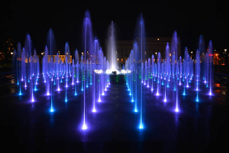 这是波兰卢布林多彩喷泉的景色