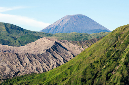 装载溴溴腾格里 semeru 国家公园的火山