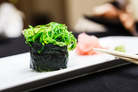 用海藻寿司照片
