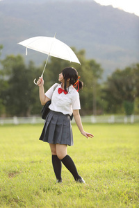 日本学校对农村草雨的伞